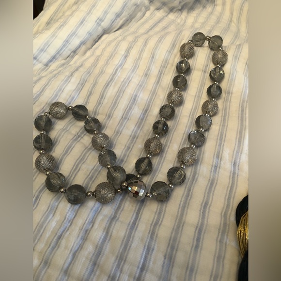 Assorted necklaces - Picture 7 of 16